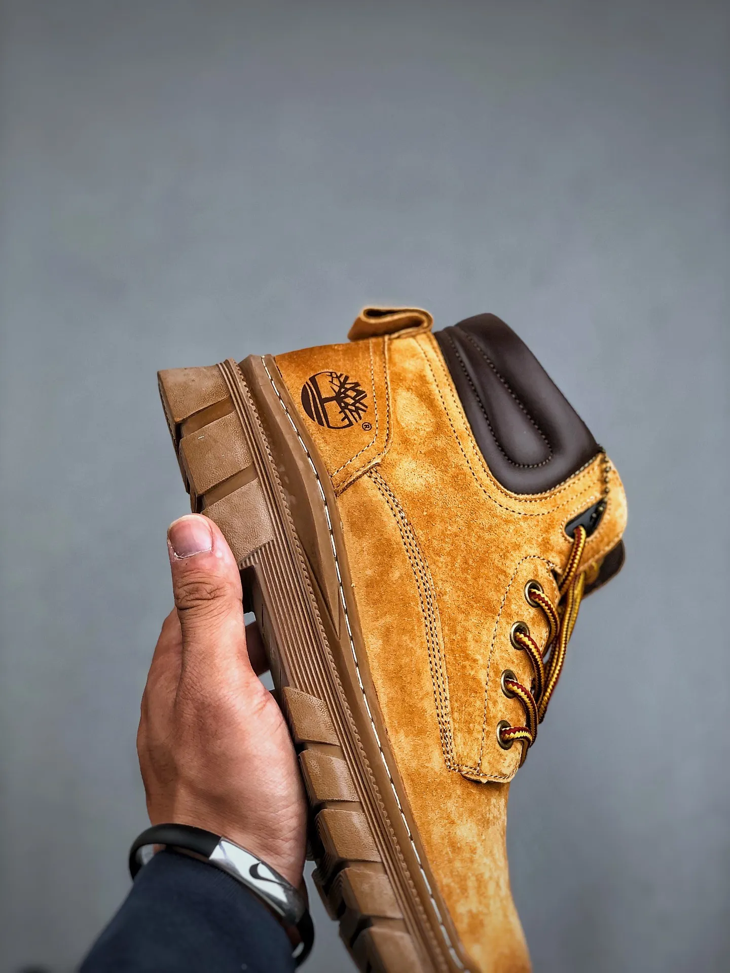 Pick up locally 💰560 Support store Timberland outdoor mid-cut casual rhubarb boots Guangdong factory quality Original box original packaging The fabric is made of Italian 🇮🇹 top-grade frosted fine-grained cowhide. It is paired with anti-odor and anti-corrosion genuine leather latex insoles to give you a perfect wearing experience. High-quality and durable, a must-have for sportsmen. Specially designed to treat handsome men. High-quality and first-class foot feel. Size: 39 40 41 42 43 44 (leather shoe size)